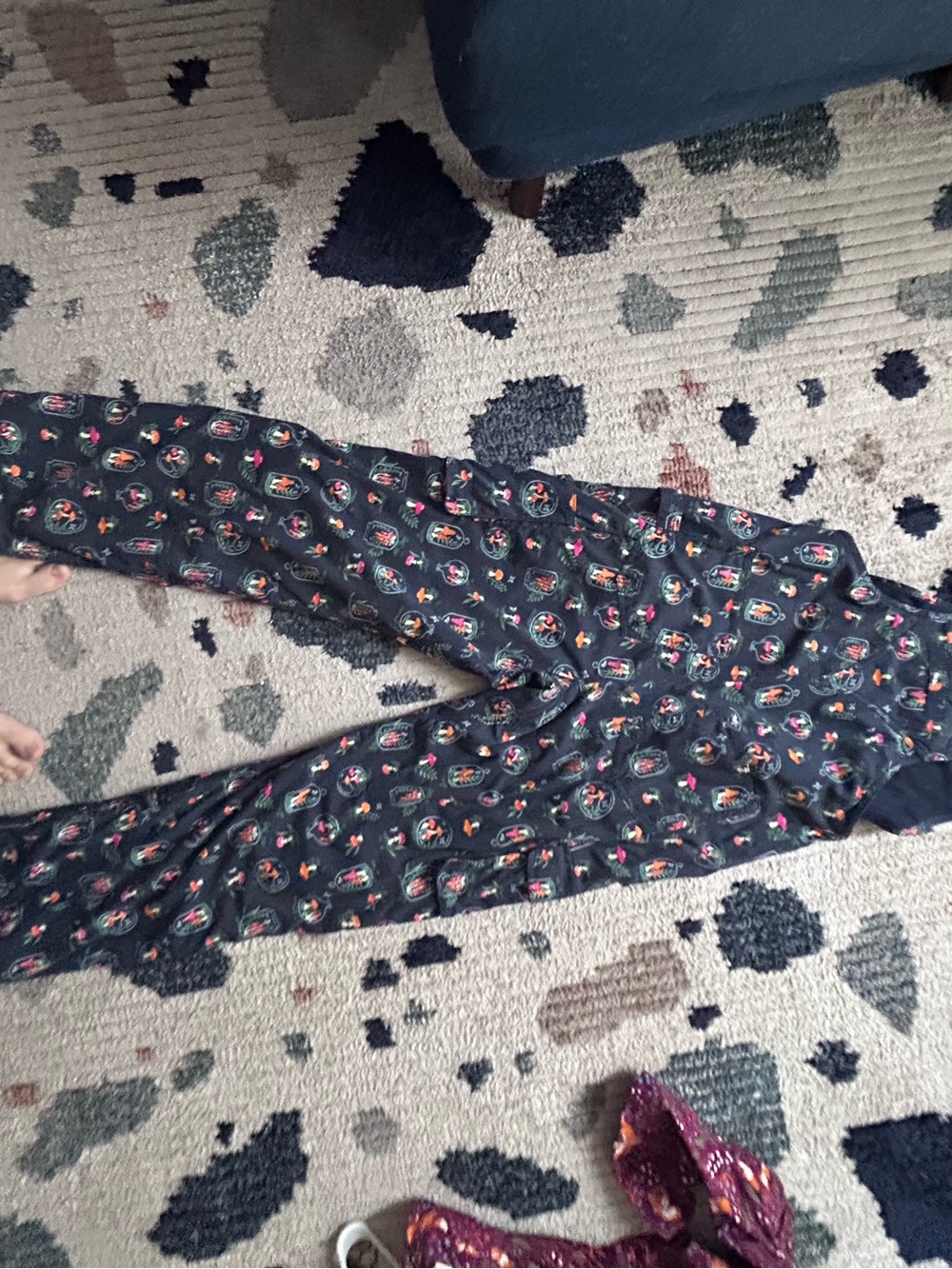 Limited Duluth Trading Co Lined Heirloom Gardening Overalls Mushroom Print - Picture 9 of 9